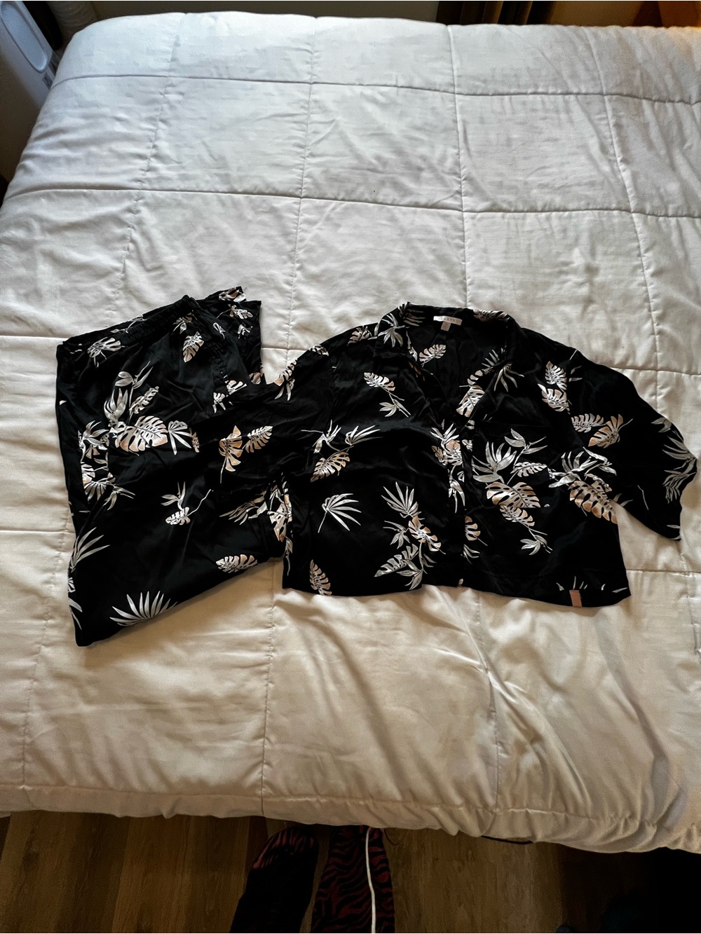 Lunya High Waist Washable Silk Pajamas In Immersed Black Palm Tropical Print XL - Picture 14 of 16
